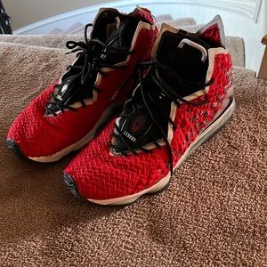 Lebron basketball shoes